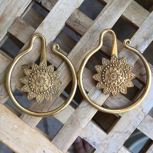 Tawapa Hanging Gold-Plated Sunflower weights